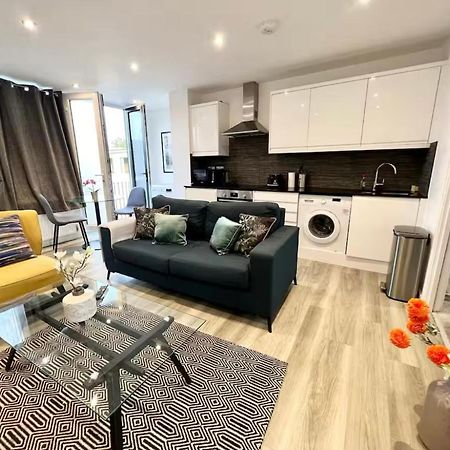 Lovely & Stylish 2 Bed Flat Close To Heathrow Yiewsley Zewnętrze zdjęcie